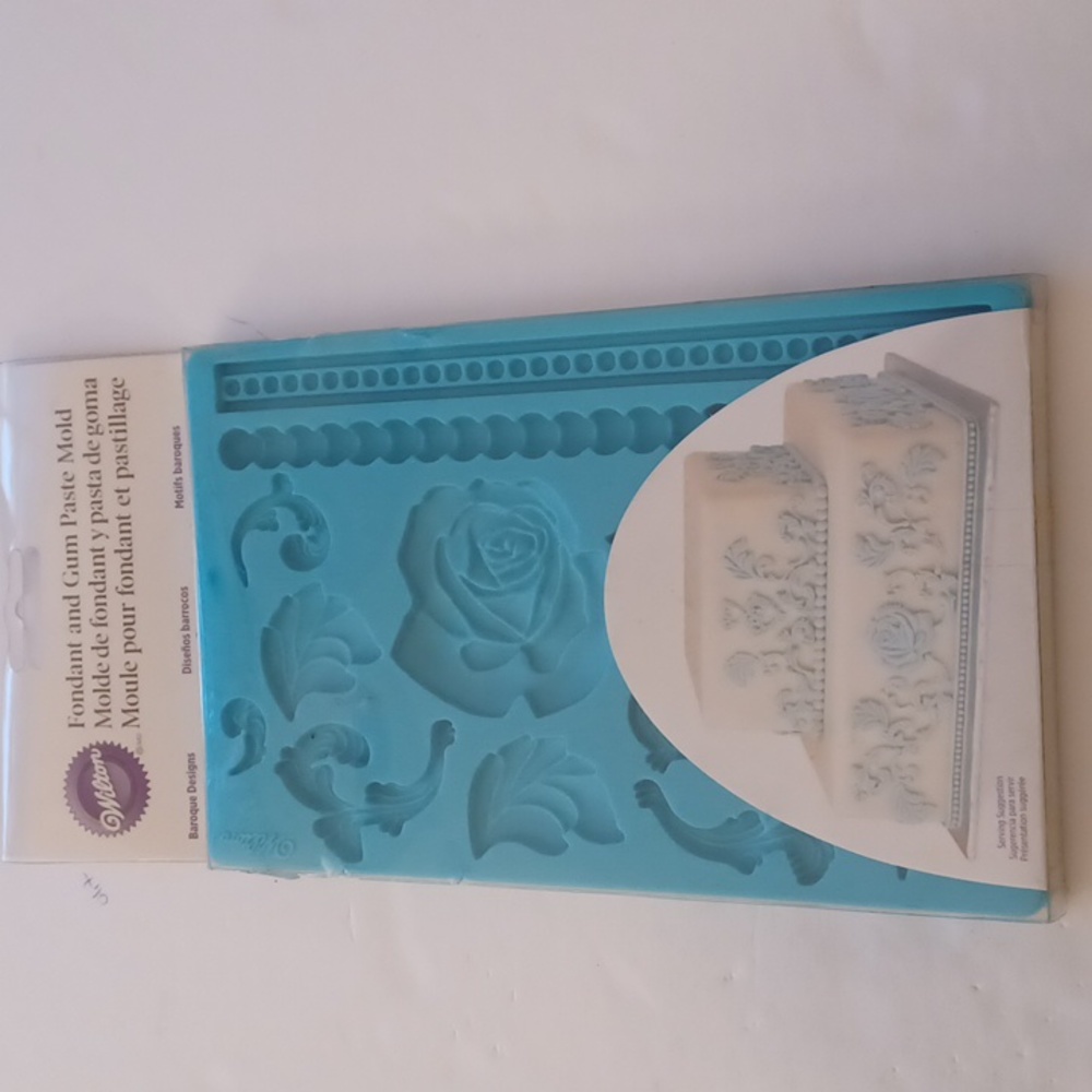 Wilton fondant and gunpaste mold new